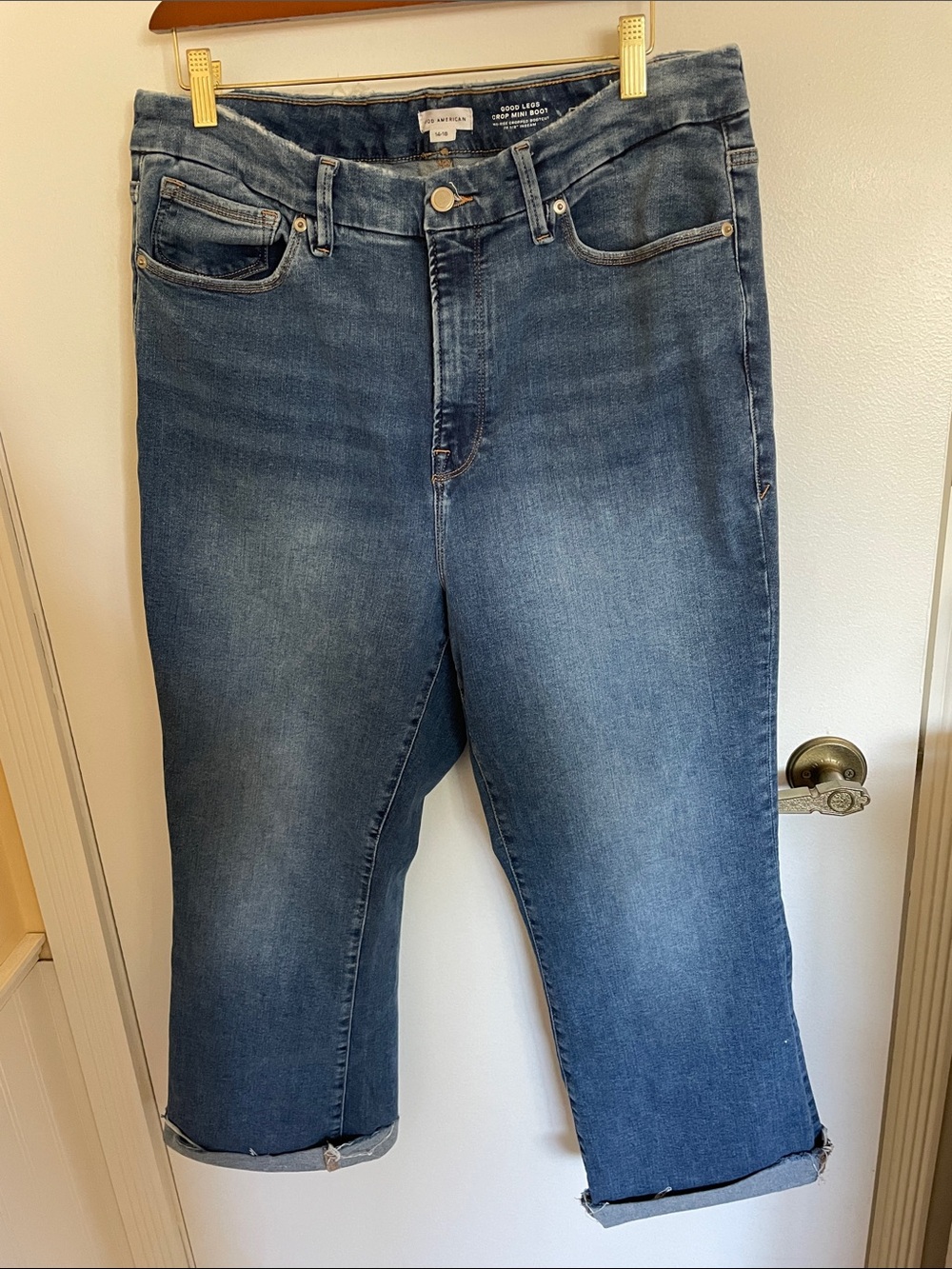 Good American Medium Blue Cropped Straight-Leg Jeans Size 14-18